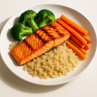 Grillet laks med quinoa og grøntsager