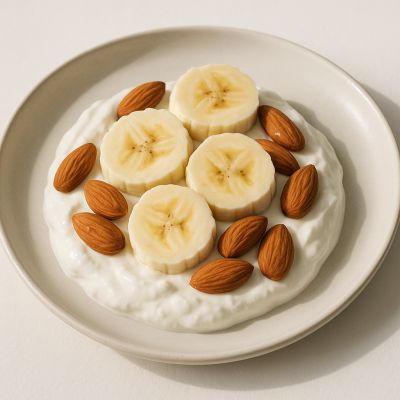 Skyr med banan og mandler